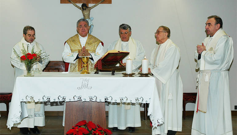 (nella foto: da sin. don Andrea Bellavite, l'arcivescovo De Antoni, don Renzo Boscarol, Mons. Maffeo Zambonardi, mons. Giuseppe Baldas)